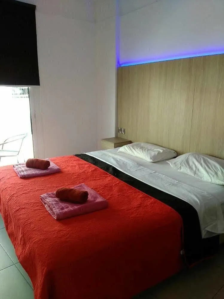 Palm Sea Hotel Apartments 2 Larnaca
